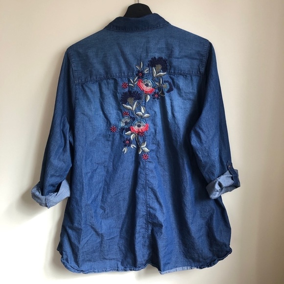 WOMEN’S denim embroidered button down - Picture 2 of 10